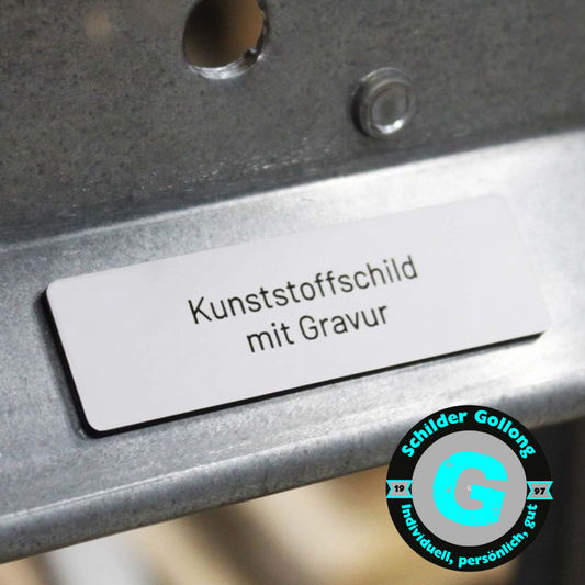 Kunstoff-Klingelschild – Weiß mit schwarzer Gravur verschiedene Größen.